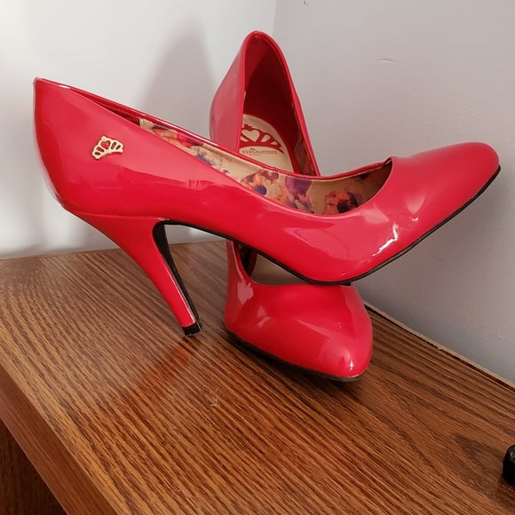 Red High Heels - Picture 7 of 8